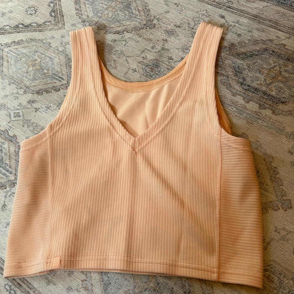 Lululemon Ribbed Cropped Tank - size 6 - Picture 2 of 4